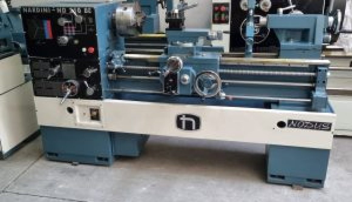 Torno Nardini ND 250 BE de 1200 mm entre pontas