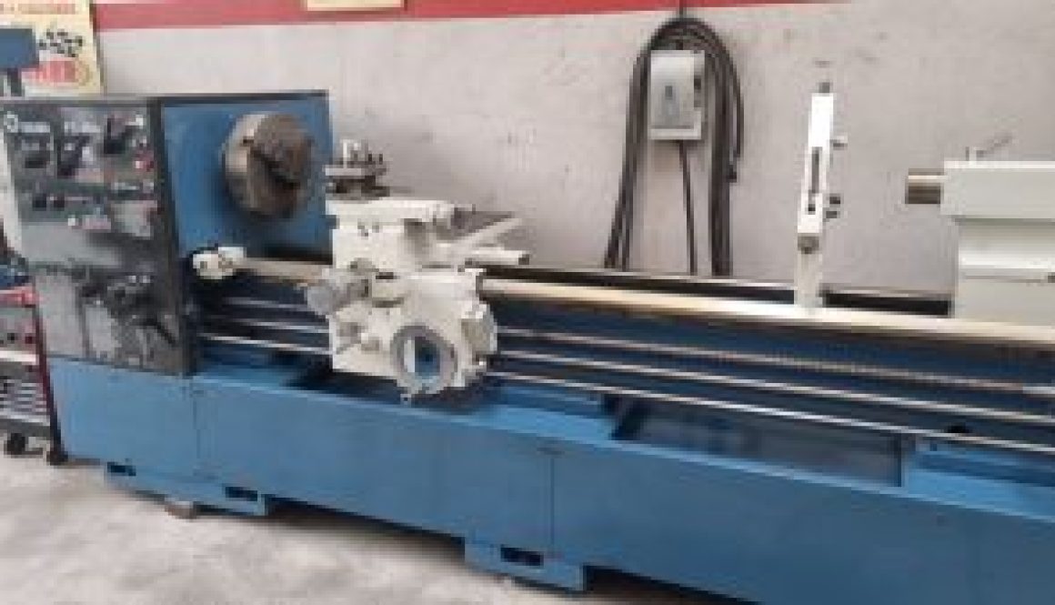 Torno Romi ES 40 A de 2200 mm entre pontas